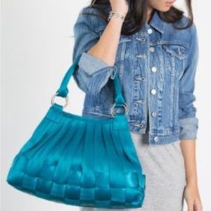 Harveys seatbelt bag teal blue